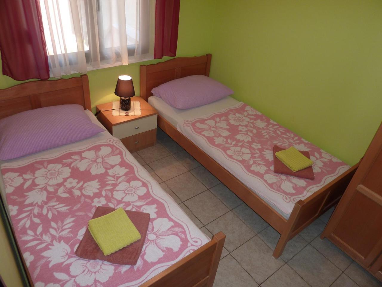 Queen Beach Apartments - Private Pool - Sabunike III Privlaka  Extérieur photo
