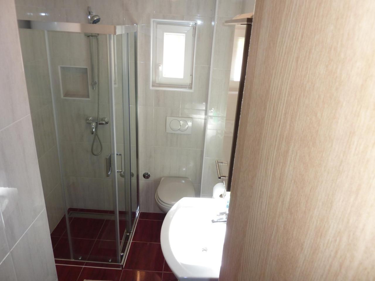 Queen Beach Apartments - Private Pool - Sabunike III Privlaka  Extérieur photo